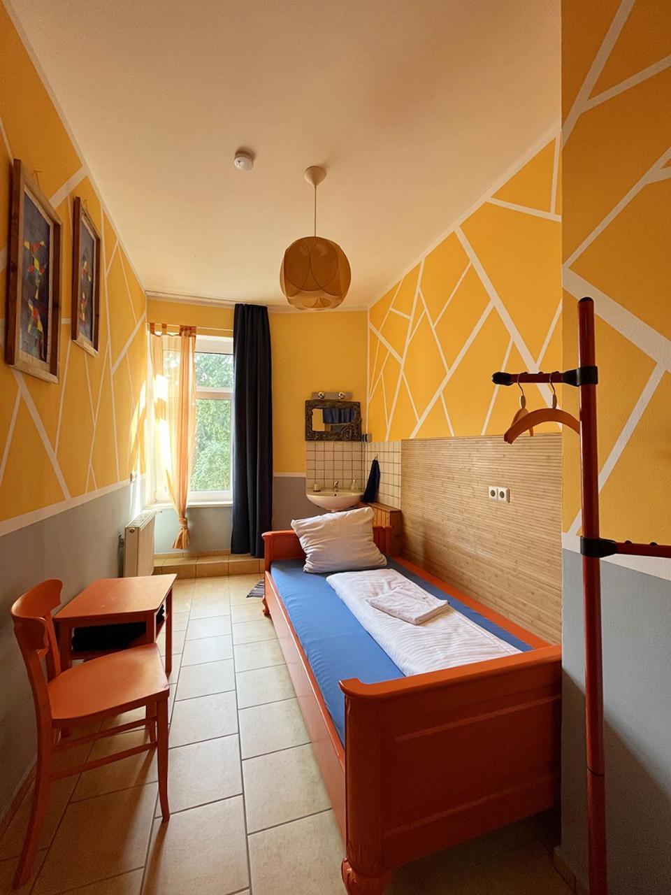 Homeplanet Hostel Leipzig Buitenkant foto