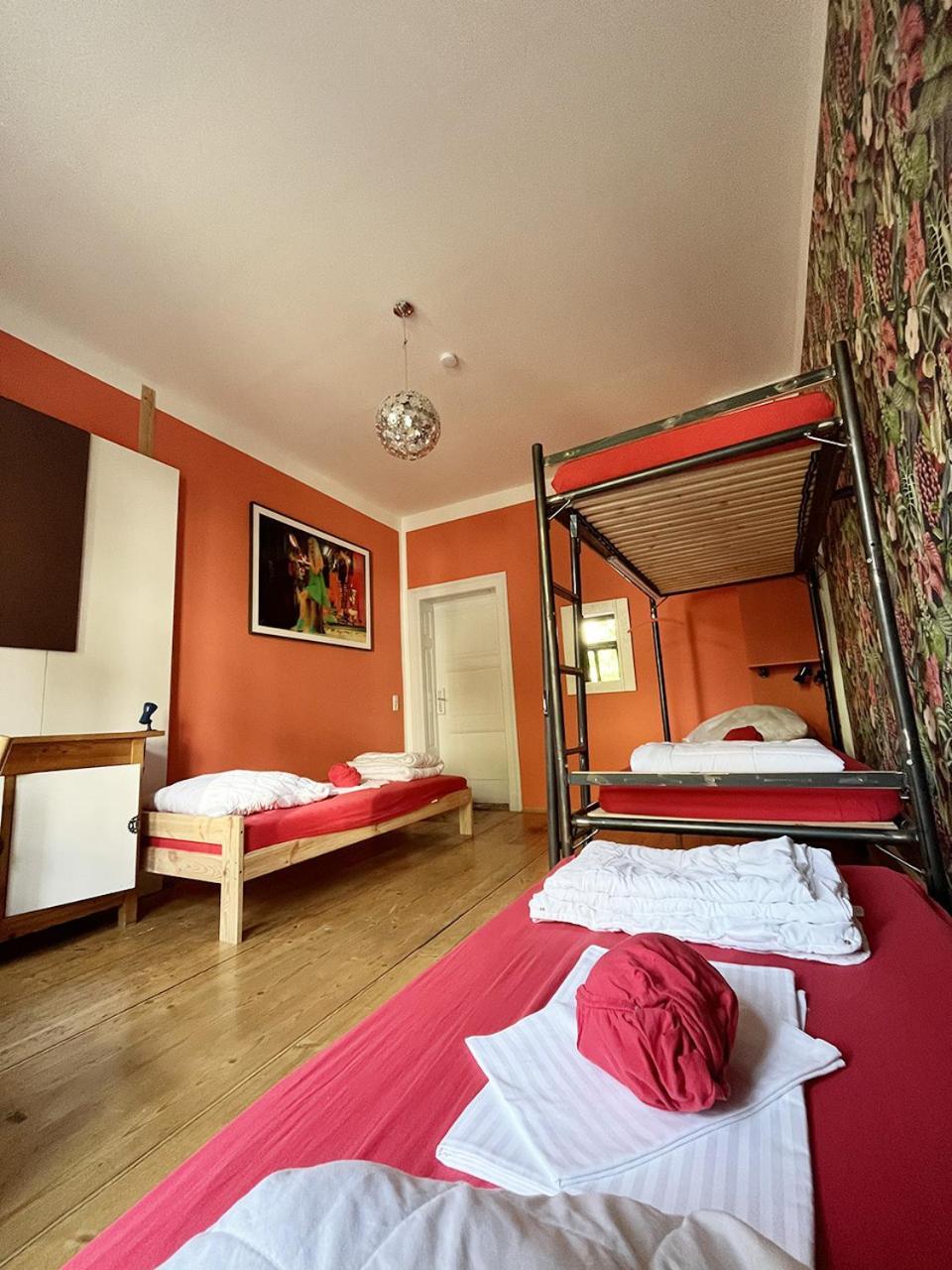 Homeplanet Hostel Leipzig Buitenkant foto