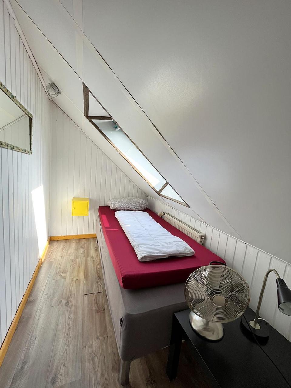 Homeplanet Hostel Leipzig Buitenkant foto