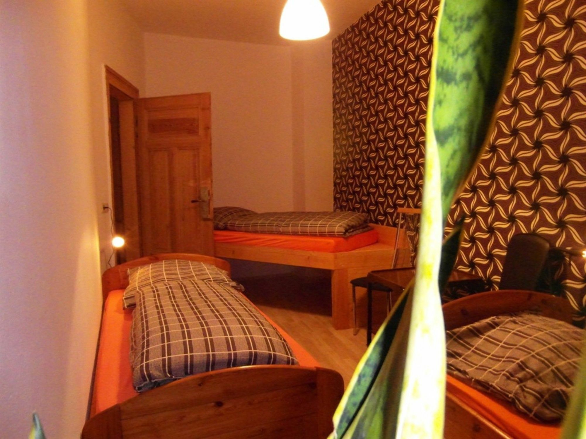 Homeplanet Hostel Leipzig Buitenkant foto